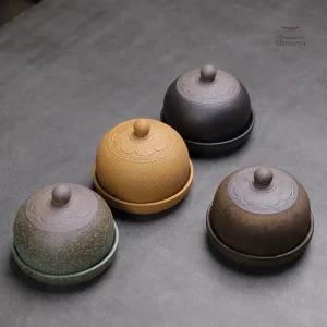 Tasse traditionnelle nippone avec soucoupe assortie