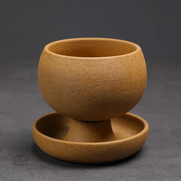 Tasse japonaise décorative avec soucoupe