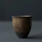 Tasse japonaise artisanale, couleur intemporelle