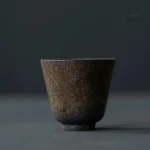 Tasse japonaise ancienne avec finitions soignées