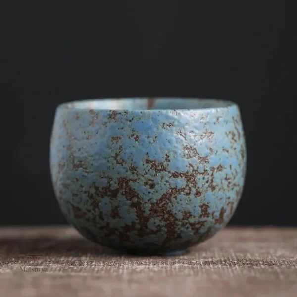 Tasse artisanale japonaise au design traditionnel
