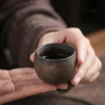 Tasse japonaise unique avec motifs raffinés