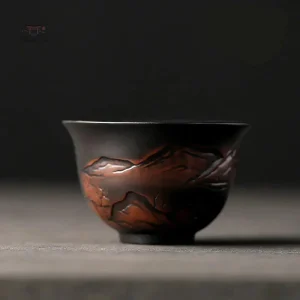Tasse japonaise artisanale avec design inspiré des montagnes