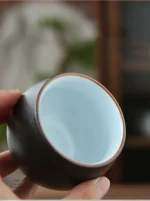 Art de la calligraphie sur tasse japonaise
