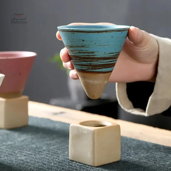 Tasse conique japonaise pour thé traditionnel