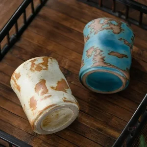 Tasse en céramique avec motifs japonais