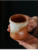 Tasse japonaise aux couleurs vives