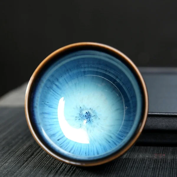 Tasse céramique dégradée aux couleurs sobres