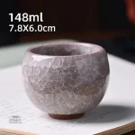 Tasse japonaise élégante avec finition craquelée