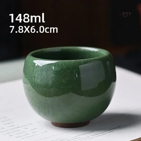 Tasse japonaise stylisée à surface irrégulière