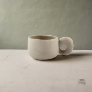 Tasse en grès traditionnelle du Japon