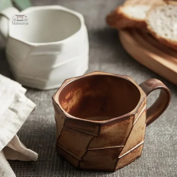 Tasse japonaise moderne épurée en céramique