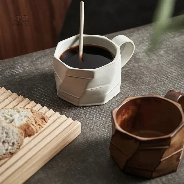 Tasse japonaise contemporaine au style épuré