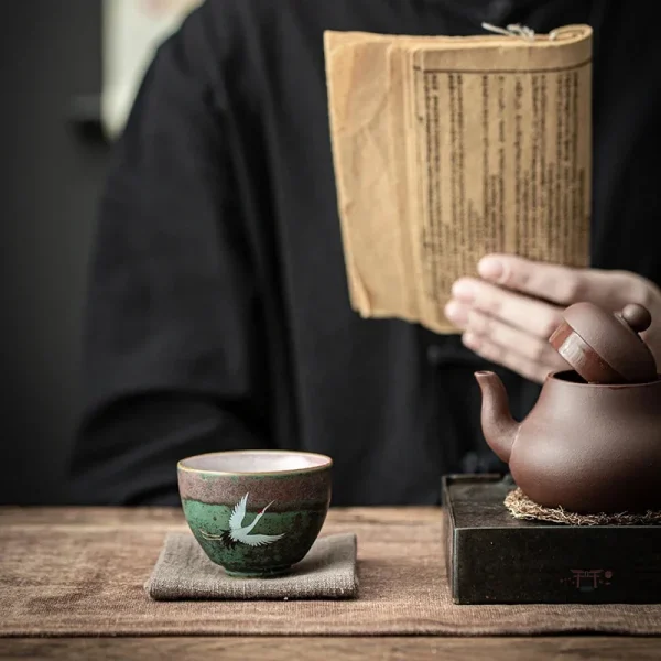 Tasse en porcelaine avec grue, symbole de longévité