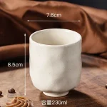 Tasse au design fluide et esthétique moderne