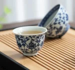 Tasse en porcelaine japonaise élégante