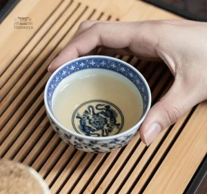 Tasse japonaise design en porcelaine