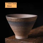 Tasse en poterie colorée et authentique