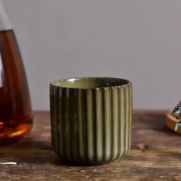 Tasse japonaise design rétro pour collection