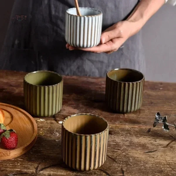 Tasse rétro japonaise avec design traditionnel