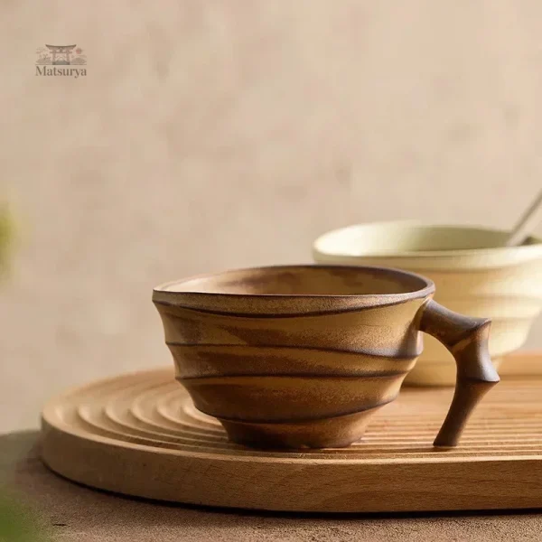 Tasse japonaise moderne, style épuré