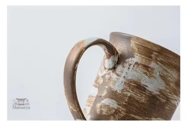 Tasse traditionnelle en terre cuite