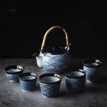 Tasse japonaise élégante avec motifs traditionnels