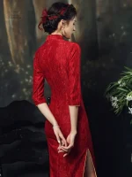 Tenue féminine inspirée de la mode japonaise actuelle