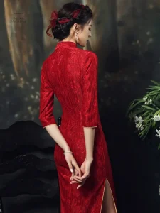 Tenue féminine inspirée de la mode japonaise actuelle
