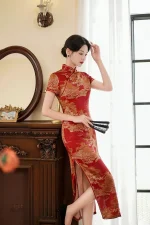 Tenue féminine inspirée du Japon moderne