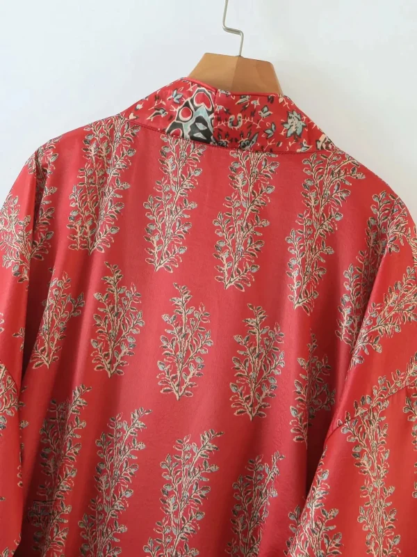 Tenue kimono moderne pour un look chic et confortable