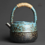 Théière japonaise avec ornements artisanaux