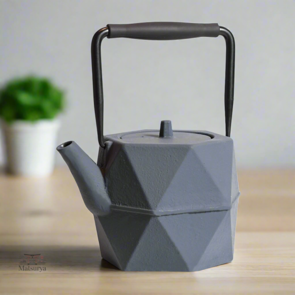 Théière raffinée au design contemporain japonais