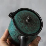 Théière Japonaise avec motifs artistiques distinctifs