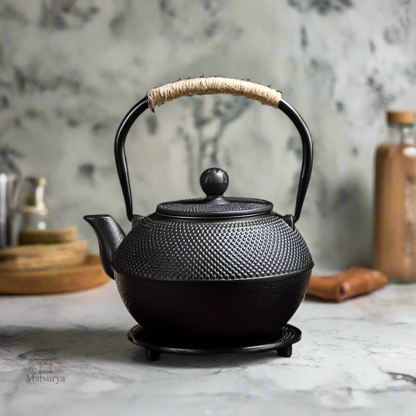 Théière traditionnelle japonaise avec infuseur intégré