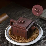 Théière Japonaise Carrée élégante et fonctionnelle