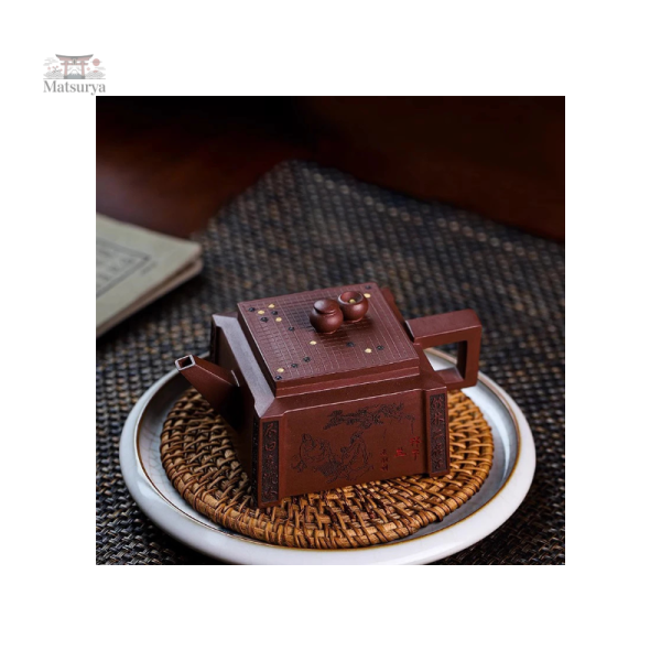 Théière carrée pour une dégustation de thé authentique