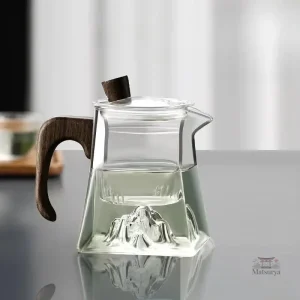 Théière japonaise contemporaine élégante et fonctionnelle