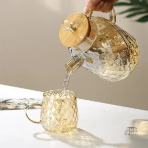 Théière en bambou pour un service traditionnel japonais
