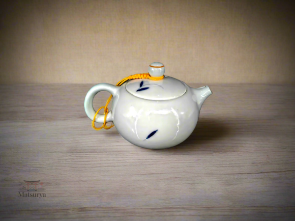 Théière de style japonais, design élégant et traditionnel