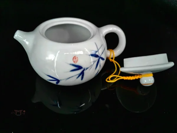 Théière artisanale japonaise, embellissement pour votre table