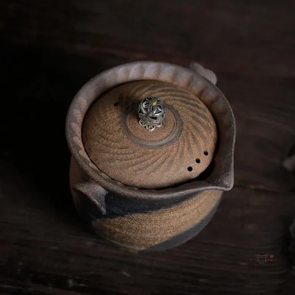 Théière Japonaise effet vieilli en design classique