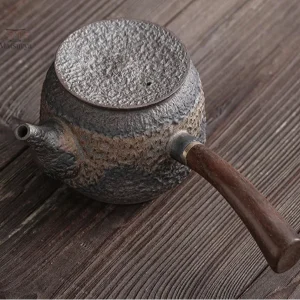 Théière en fer avec design japonais