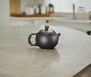 Théière design japonais pour infusion parfaite