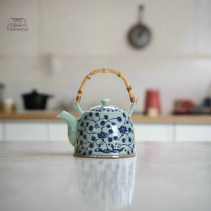 Théière Japonaise Motifs Fleurs en céramique élégante