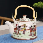 Théière en porcelaine classique