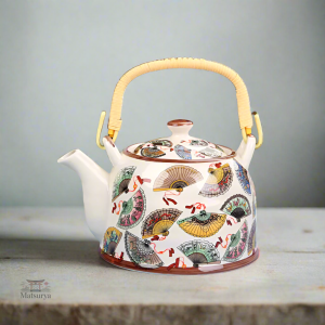 Théière en porcelaine décorative