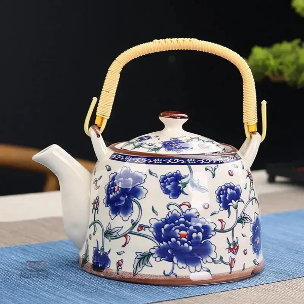 Théière en porcelaine émaillée