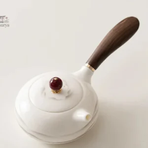 Théière traditionnelle japonaise en porcelaine artisanale