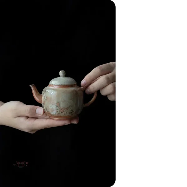 Théière en porcelaine, héritage japonais